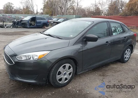 2016 Ford Focus S z USA, uszkodzony, nr VIN 1FADP3E29GL354784